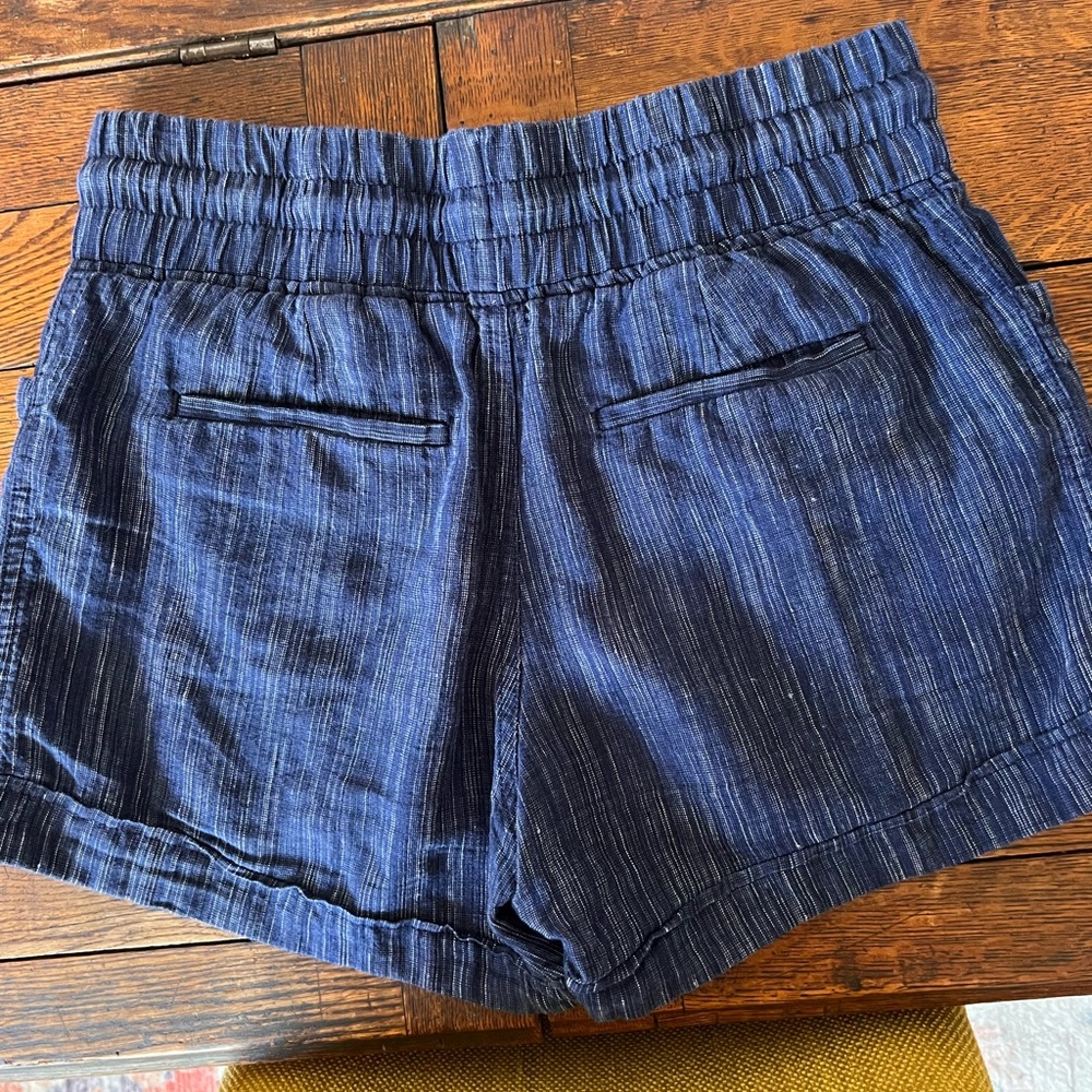Athlete linen short, size 4